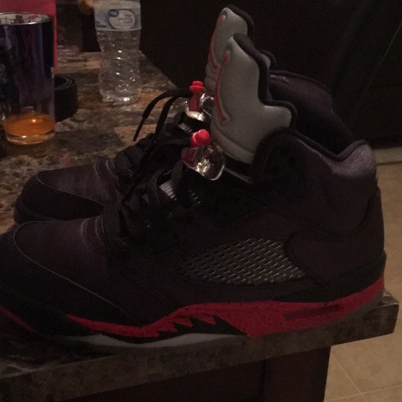 Jordan 5 satin bred and Jordan 12 red - Picture 4 of 8